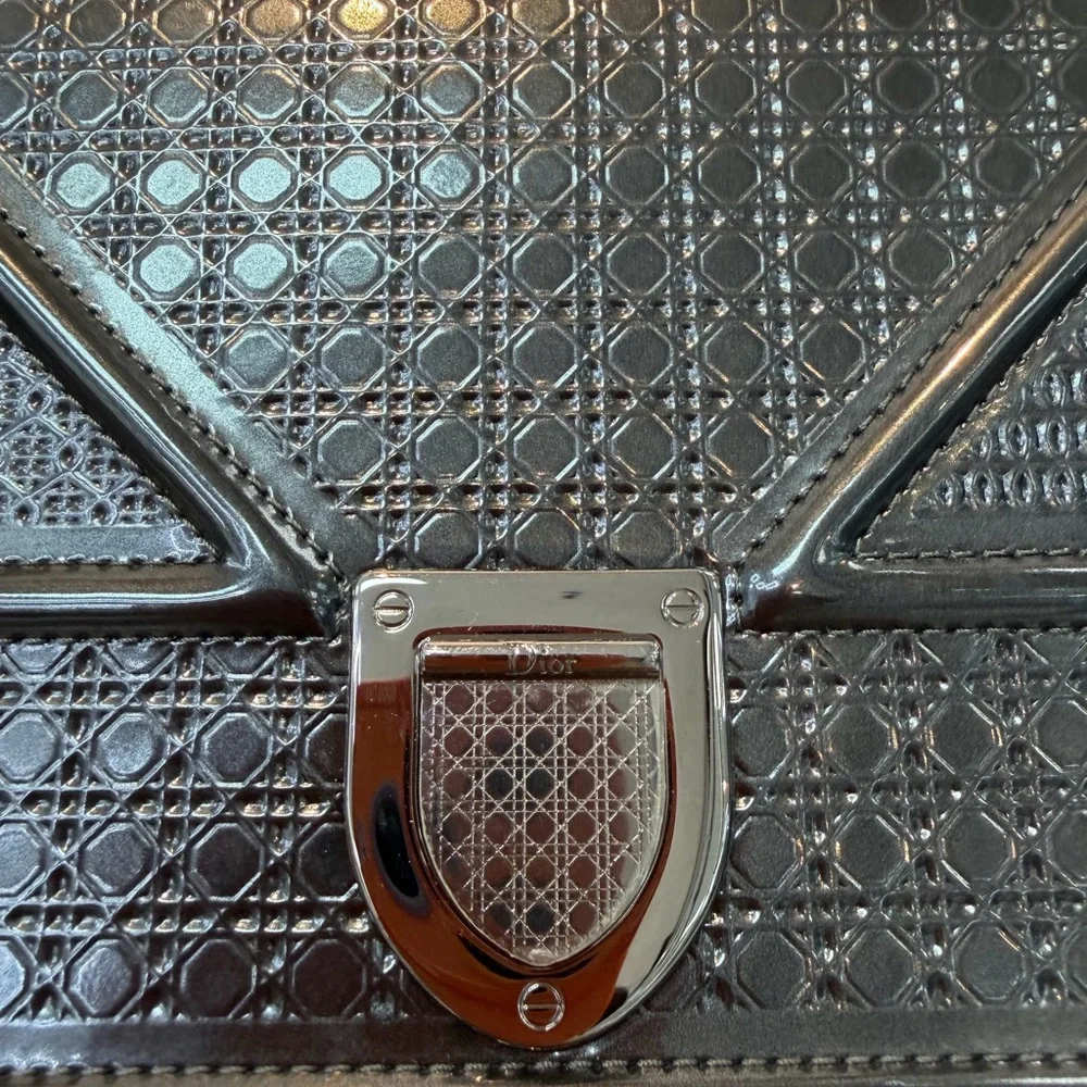 Christian Dior Metallic Patent Micro-Cannage Diorama Wallet on Chain crossbody - Picture 3 of 9